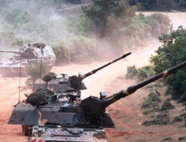 «Σείστηκε η γη»: Eκτέλεση βολών Μονάδων Πυροβολικού στο Πεδίο Βολής Κρήτης